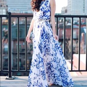 Eliza J blue/white floral maxi dress w/ gold belt